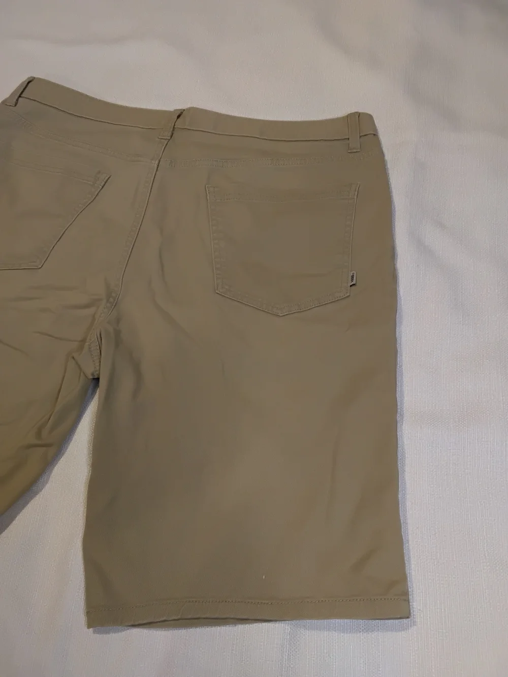 Vans Men's Tan Flat Front Shorts Sz 36.